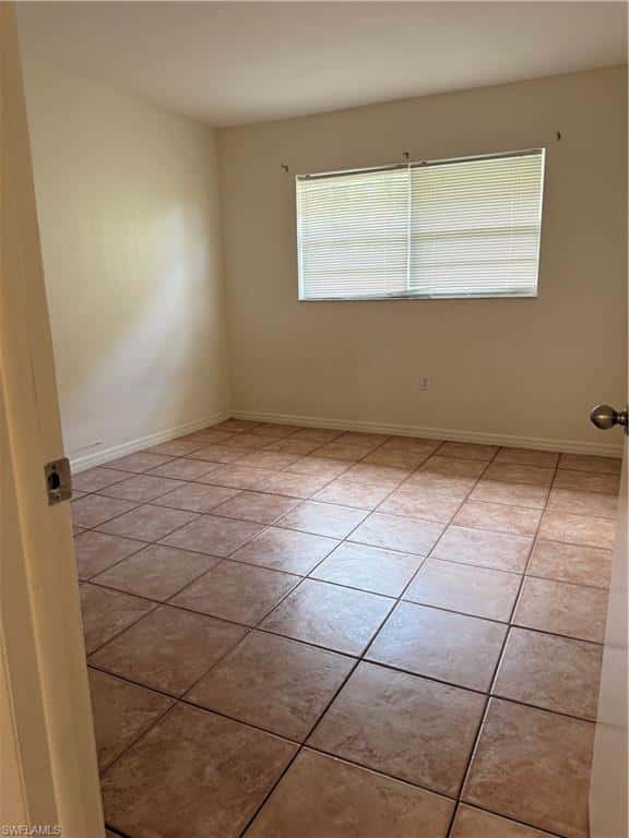 4290 Gulfstream Dr #12, Naples, photo 4