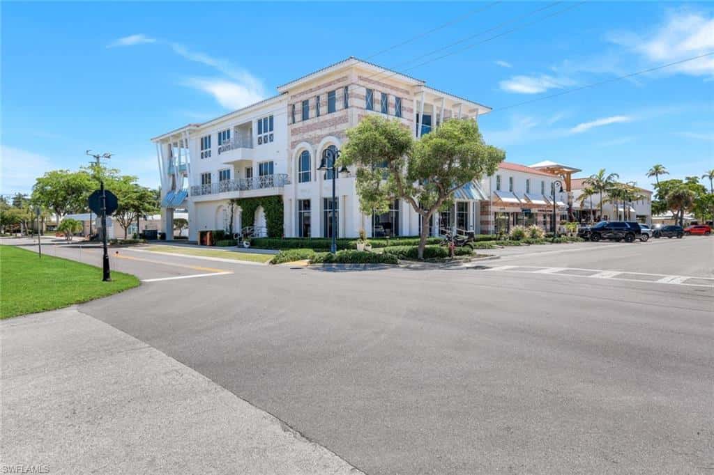 382 12th Ave #202, Naples, photo 37