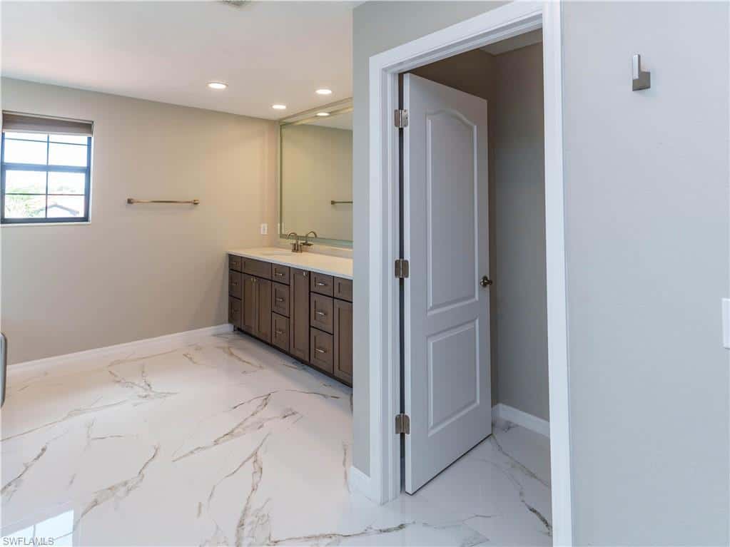 1588 Vizcaya Ln, Naples, photo 23