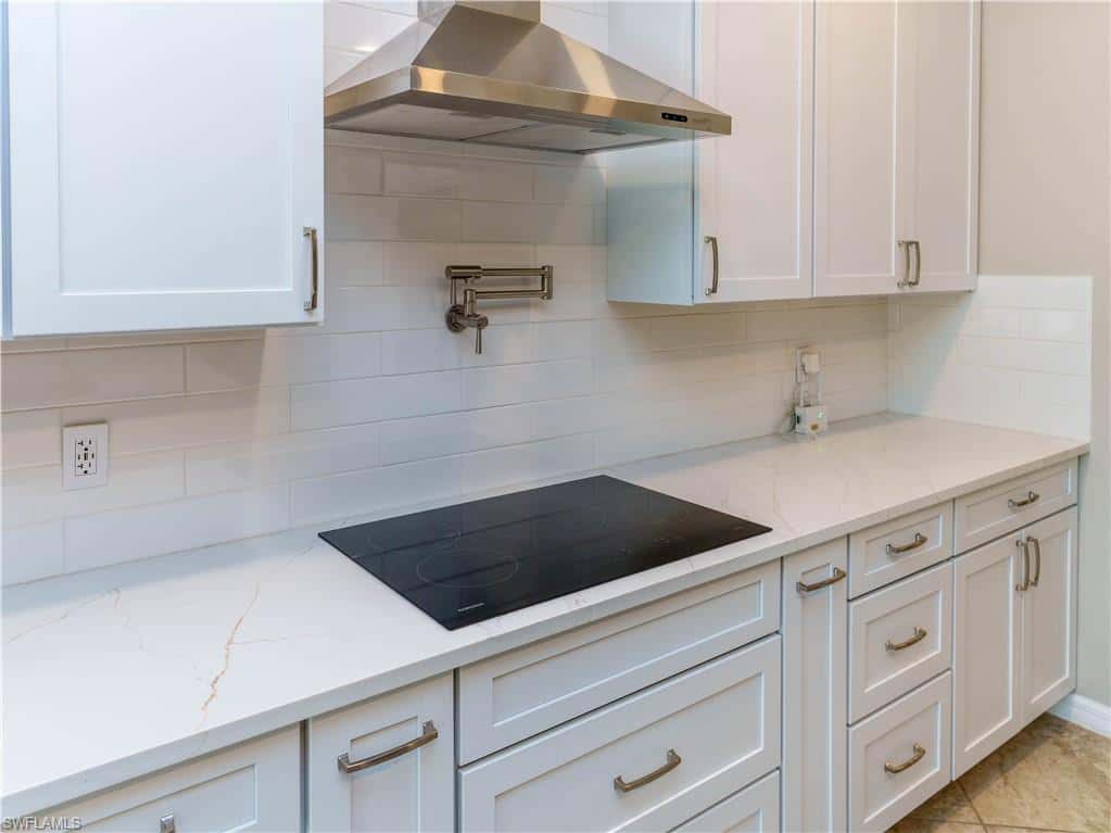 1588 Vizcaya Ln, Naples, photo 16