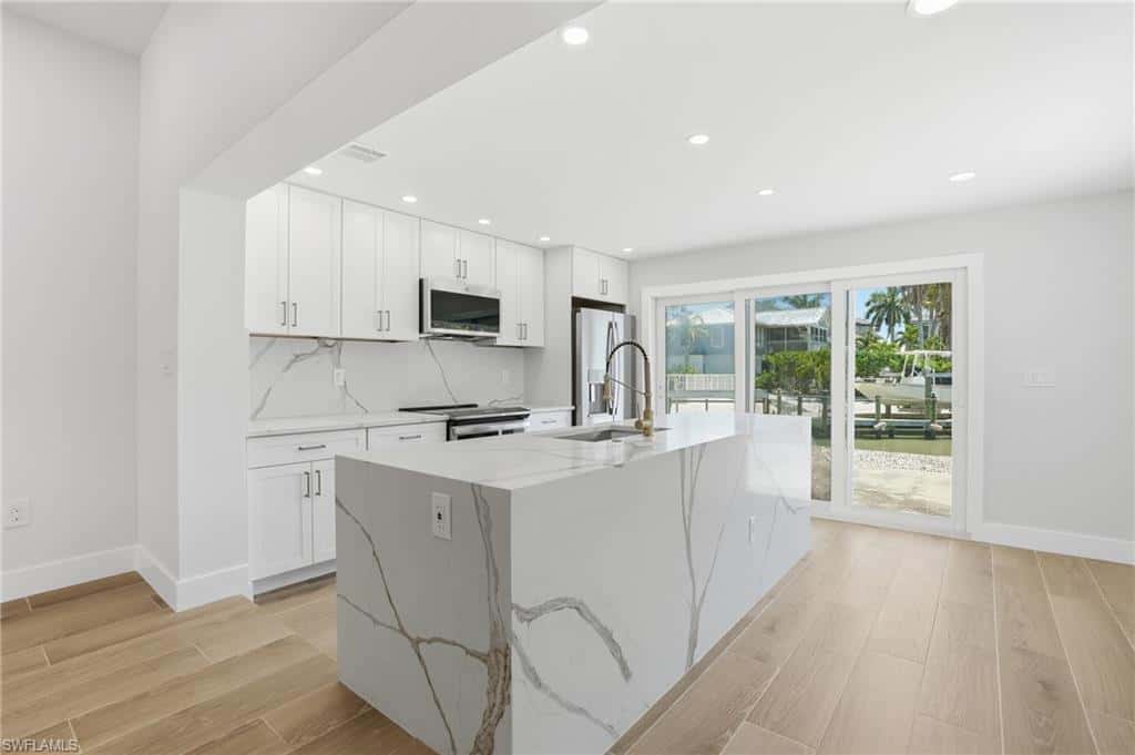 8336 Lagoon Rd, Fort Myers Beach, photo 13