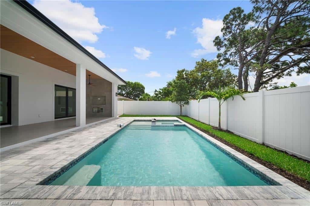 638 93rd Ave, Naples, photo 32