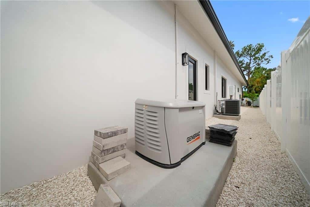 658 93rd Ave, Naples, photo 40