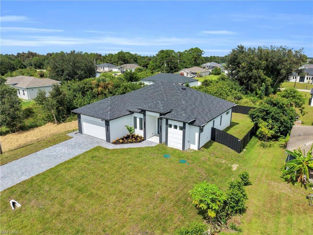 447 Rathburn St, Lehigh Acres, photo 4