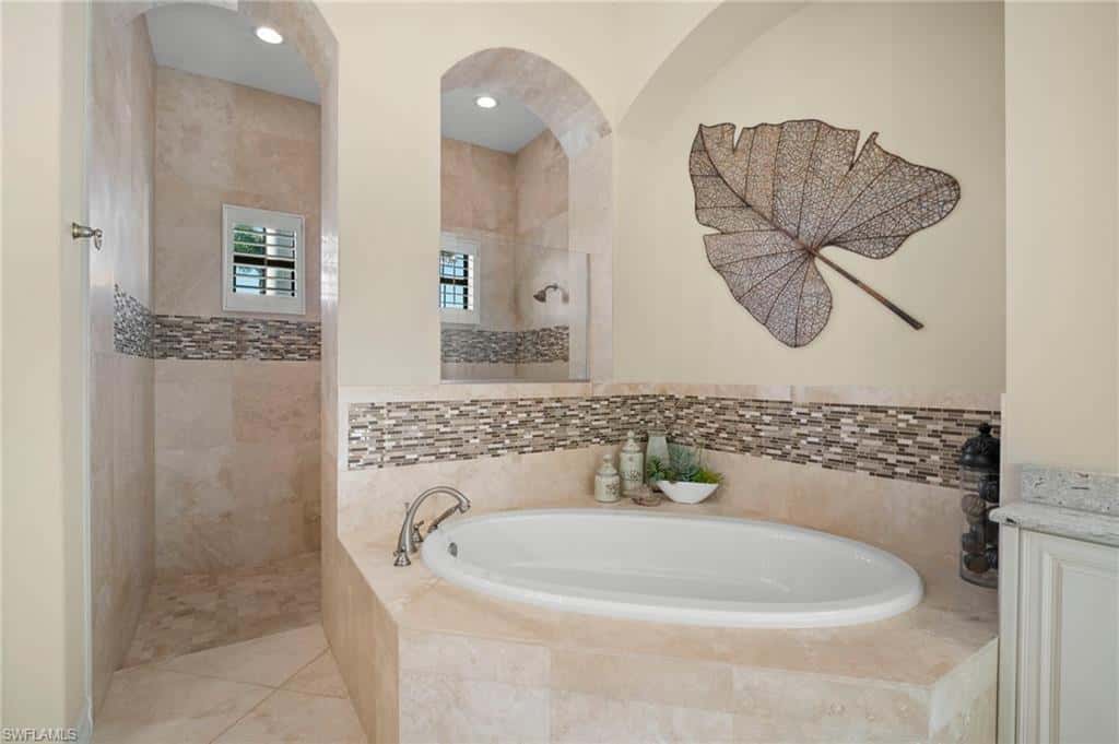 6482 Carema Ln, Naples, photo 22