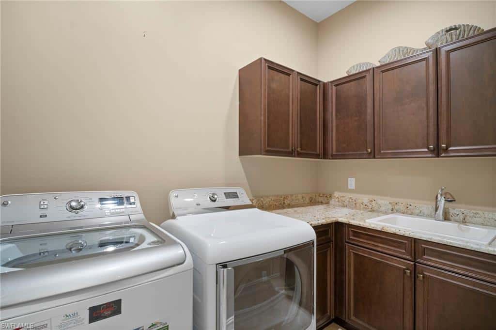 6482 Carema Ln, Naples, photo 32