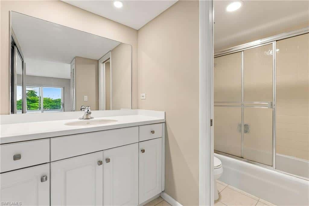 3410 Gulf Shore Blvd #304, Naples, photo 24