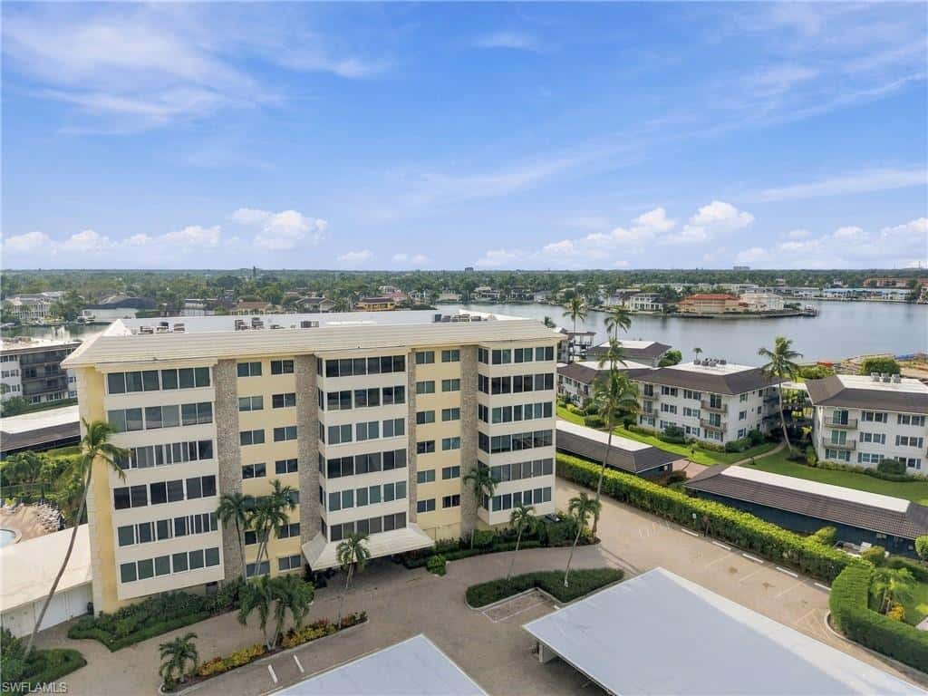 3410 Gulf Shore Blvd #304, Naples, photo 33