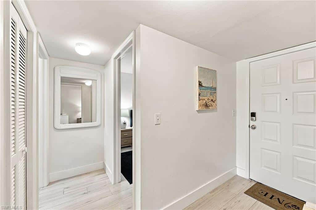 7360 Glenmoor Ln #205, Naples, photo 4