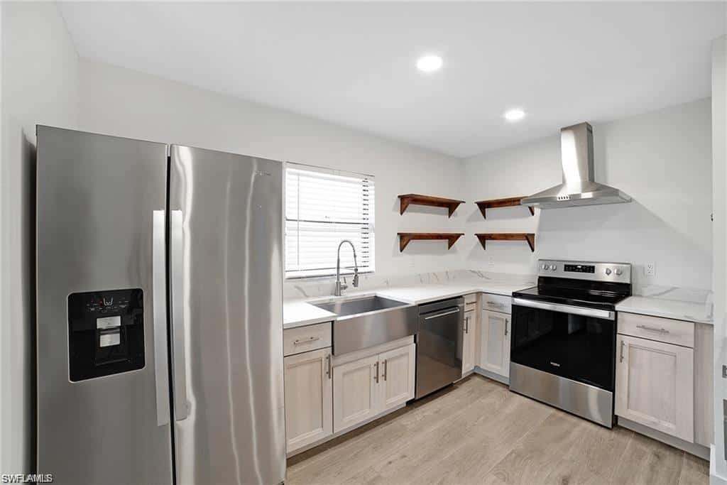 1160 Michigan Ave, Naples, photo 4