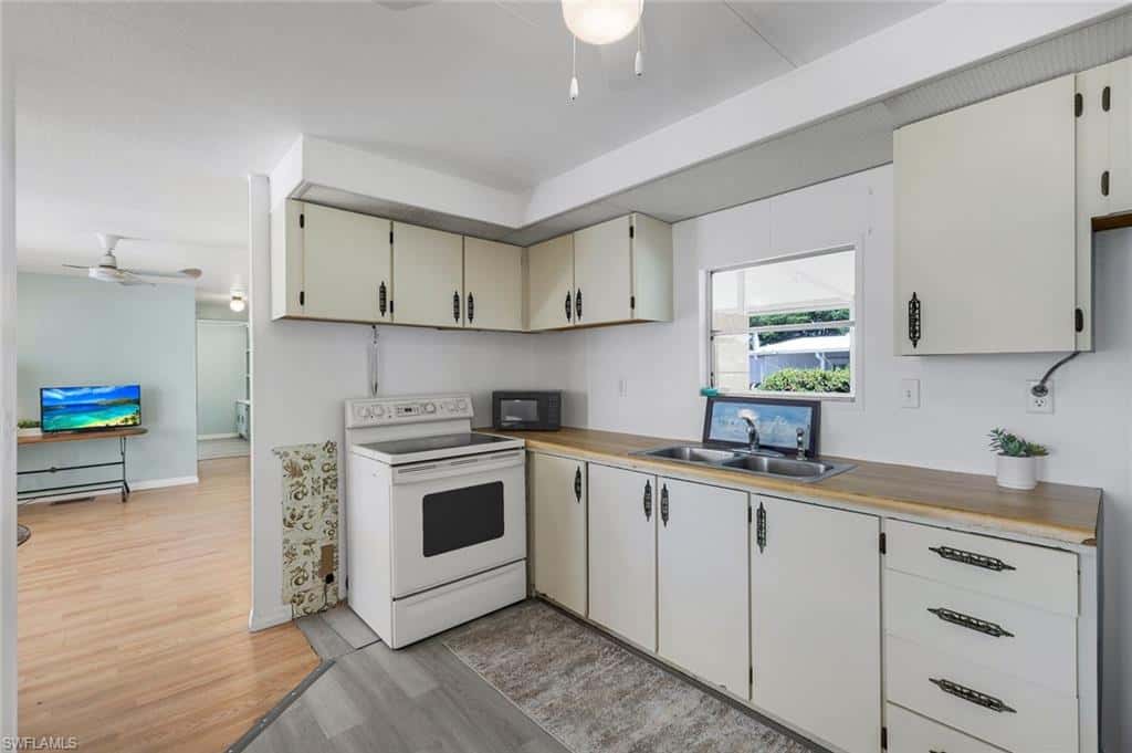 27397 Duvernay Dr, Bonita Springs, photo 12