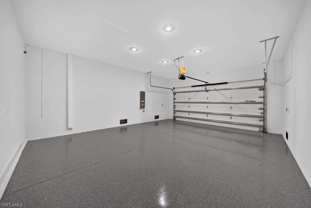 15690 Genova Dr, Naples, photo 32