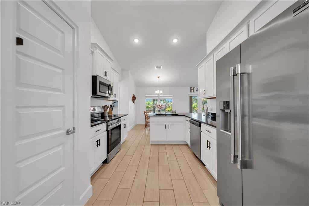 125 11th Ter, Cape Coral, photo 18