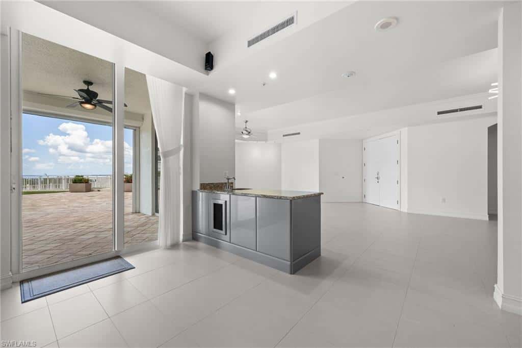 14270 Royal Harbour Ct #323, Fort Myers, photo 9