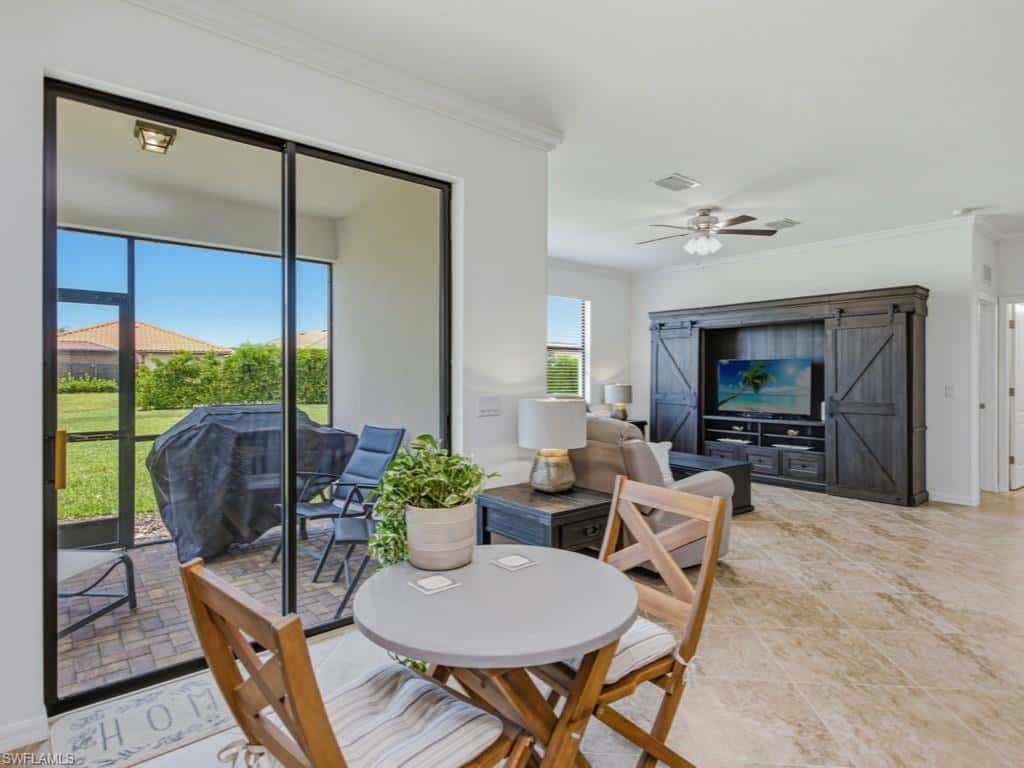 1577 Vizcaya Ln, Naples, photo 12