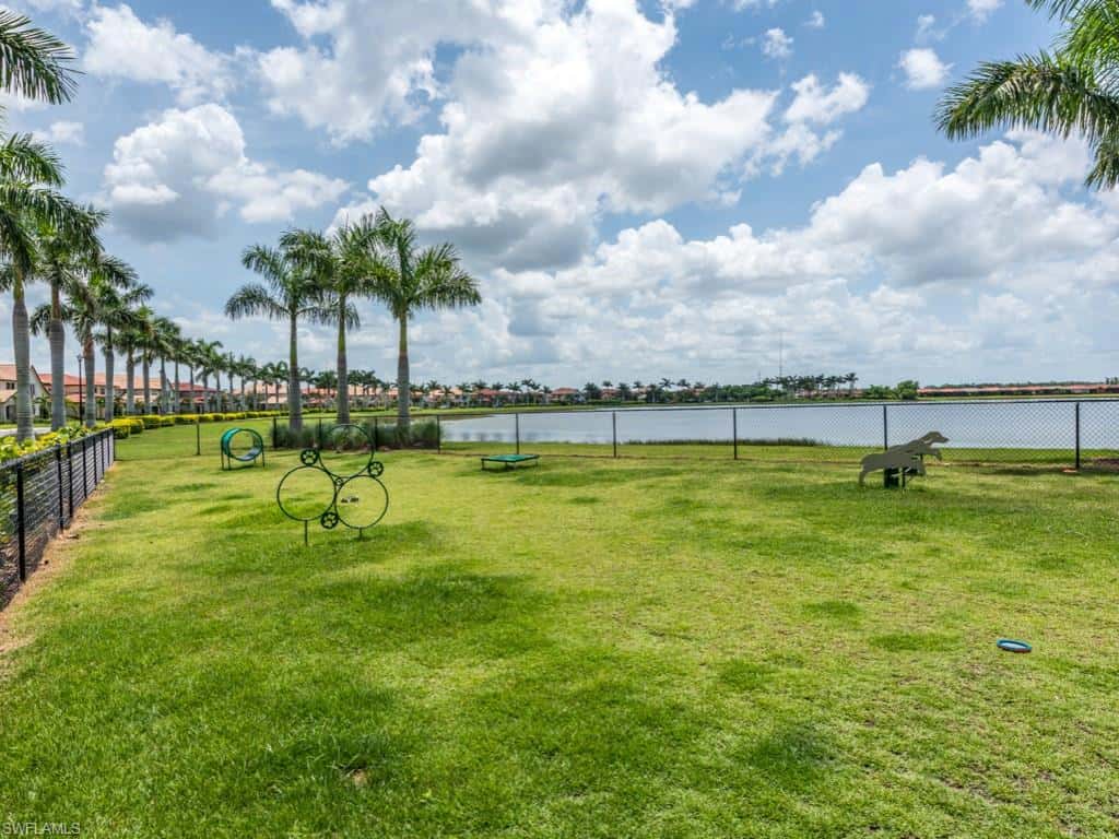 1577 Vizcaya Ln, Naples, photo 32