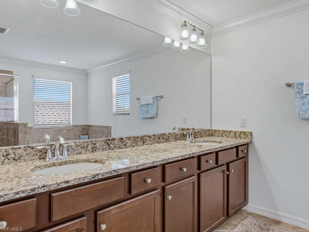 1577 Vizcaya Ln, Naples, photo 10