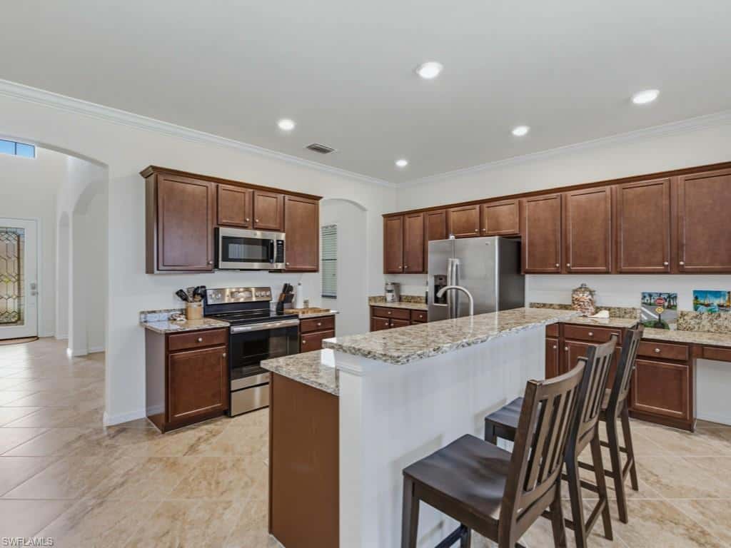 1577 Vizcaya Ln, Naples, photo 11