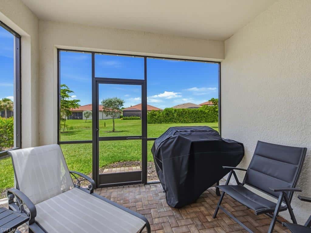 1577 Vizcaya Ln, Naples, photo 21