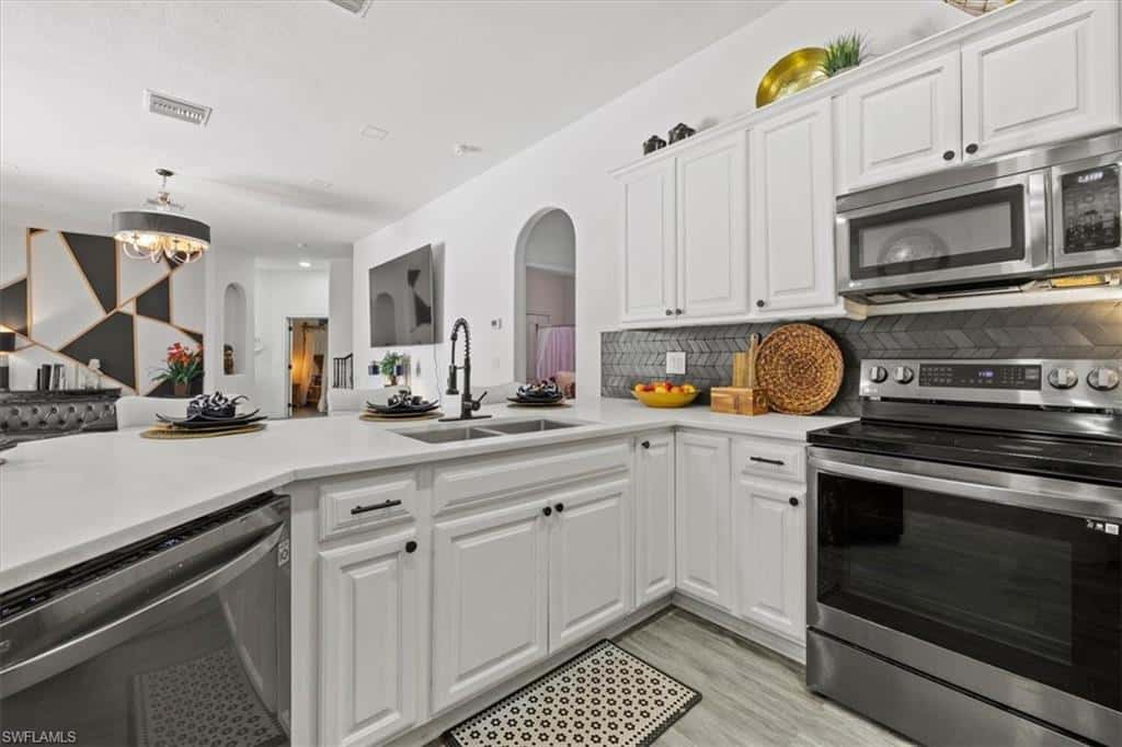 3007 8th St, Lehigh Acres, photo 8
