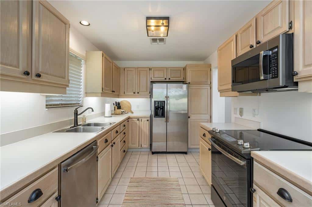 27100 Oakwood Lake Dr, Bonita Springs, photo 7