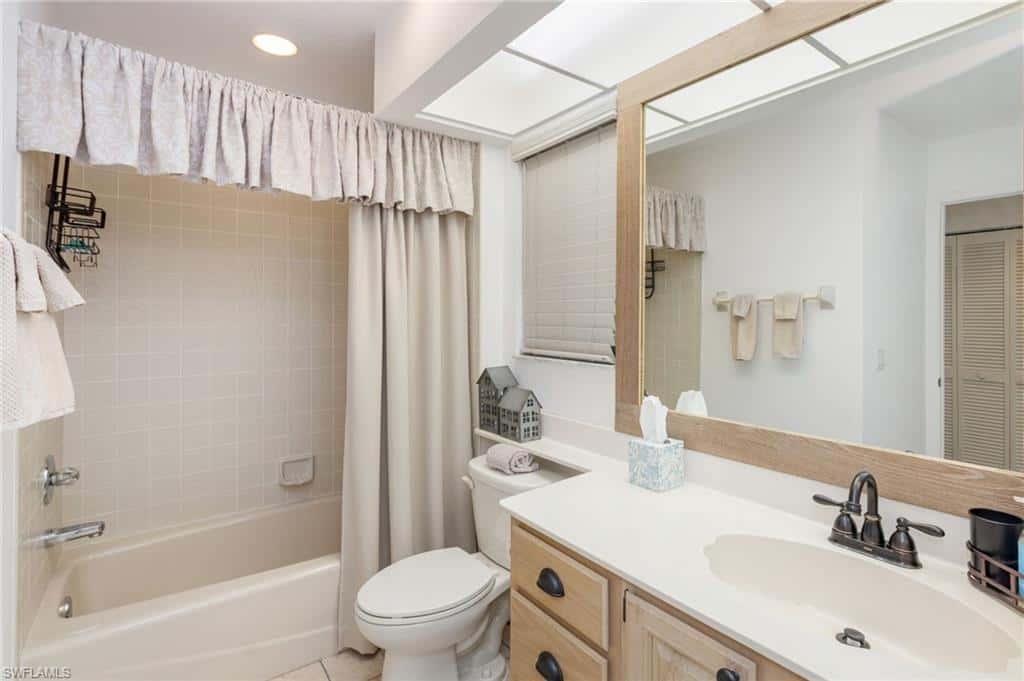 27100 Oakwood Lake Dr, Bonita Springs, photo 19