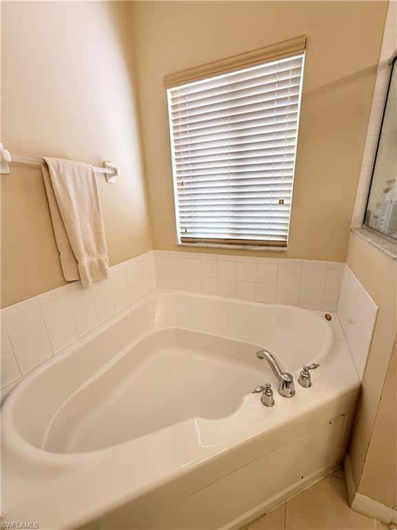 15470 Laguna Hills Dr, Fort Myers, photo 29