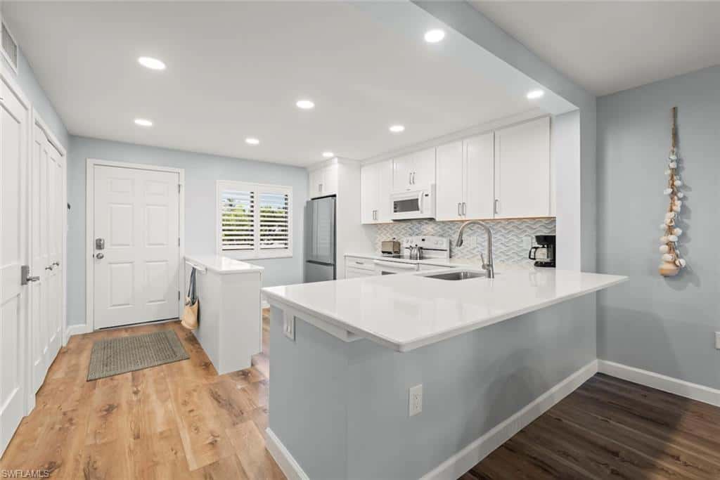 979 Gulf Dr #242, Sanibel, photo 4