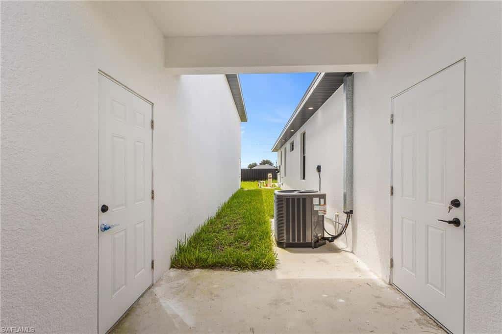 1018 Juanita Pl, Cape Coral, photo 37