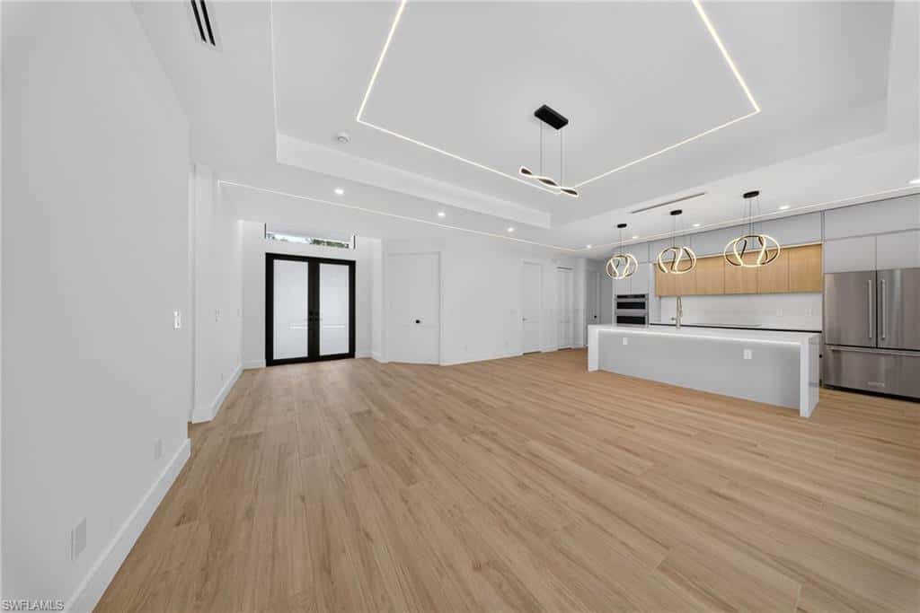 533 6th St, Naples, photo 7