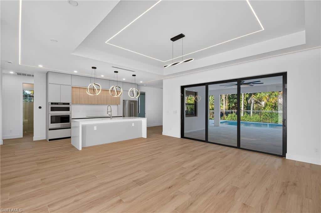 533 6th St, Naples, photo 34