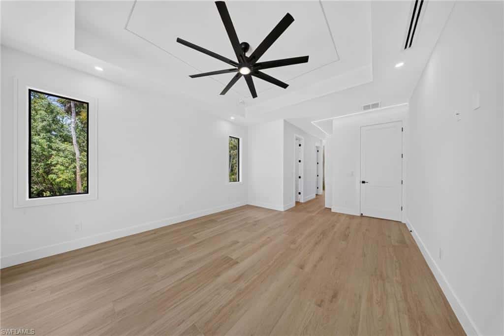 533 6th St, Naples, photo 11