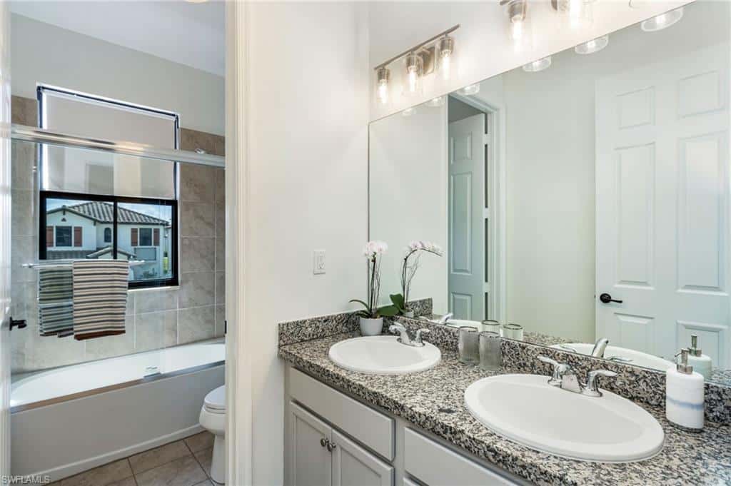 8785 Madrid Cir, Naples, photo 24