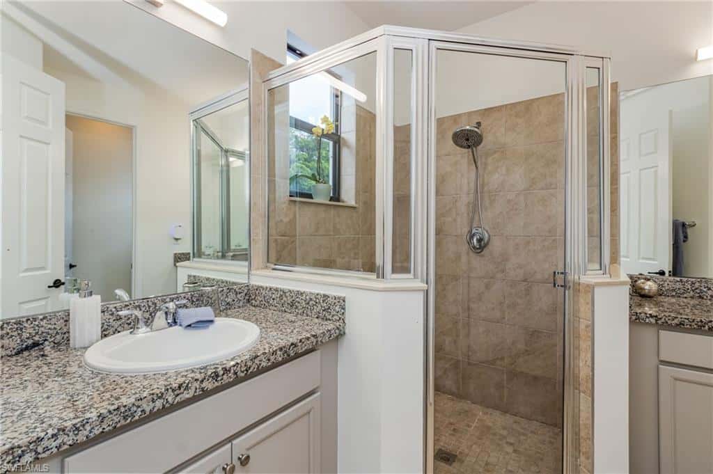 8785 Madrid Cir, Naples, photo 19
