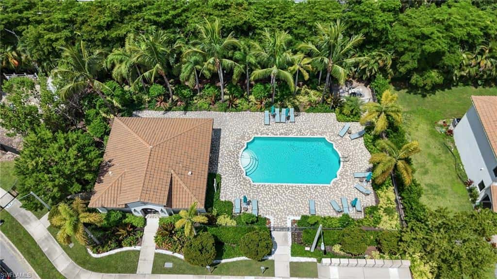 8785 Madrid Cir, Naples, photo 35