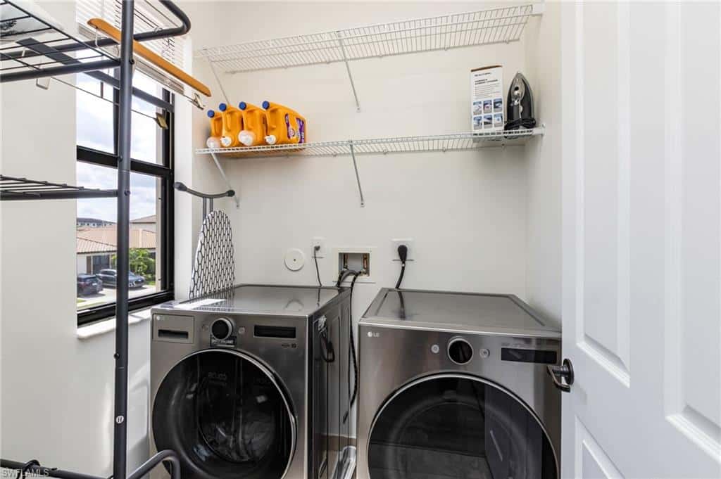8785 Madrid Cir, Naples, photo 25