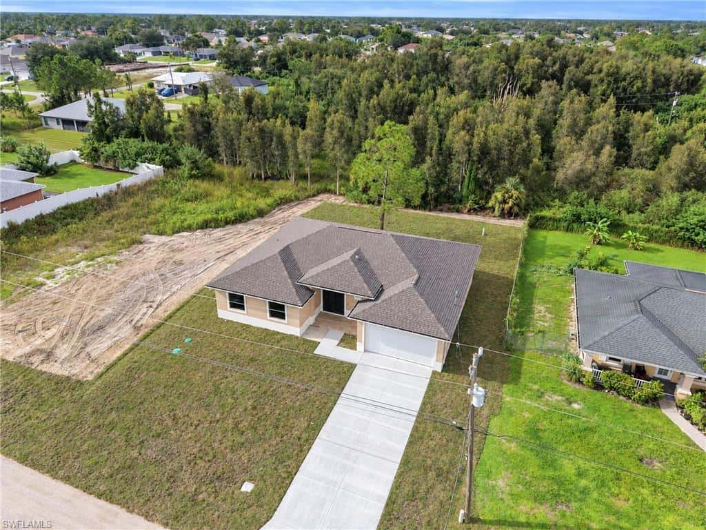 2704 37th St, Lehigh Acres, photo 6