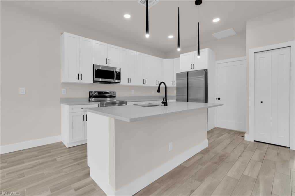 2704 37th St, Lehigh Acres, photo 17