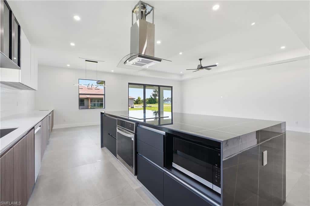 329 15th Ter, Cape Coral, photo 11