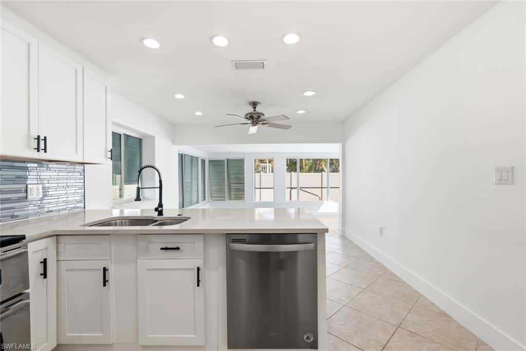 193 Hibiscus Dr, Fort Myers Beach, photo 18