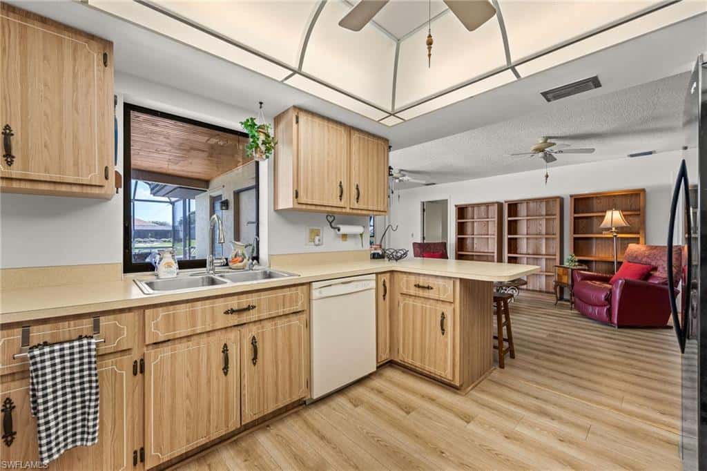 1334 12th Ter, Cape Coral, photo 13
