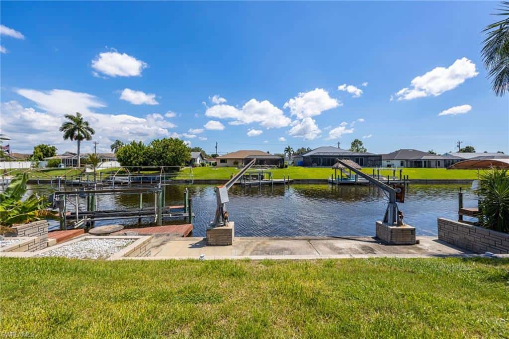 1334 12th Ter, Cape Coral, photo 39