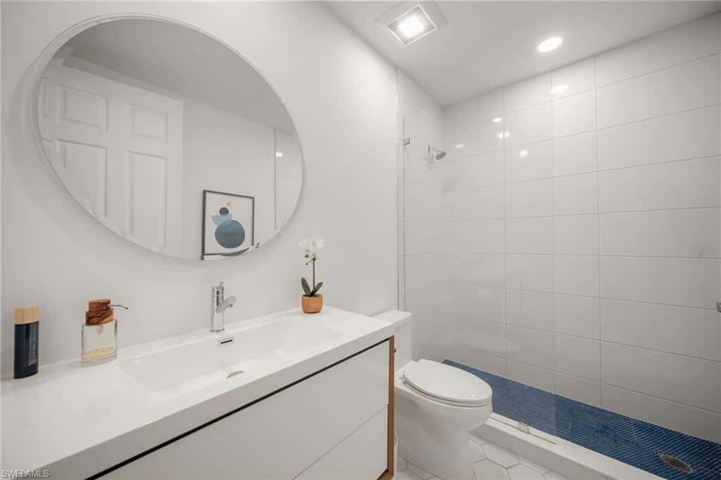 700 Bentwater Cir #103, Naples, photo 25