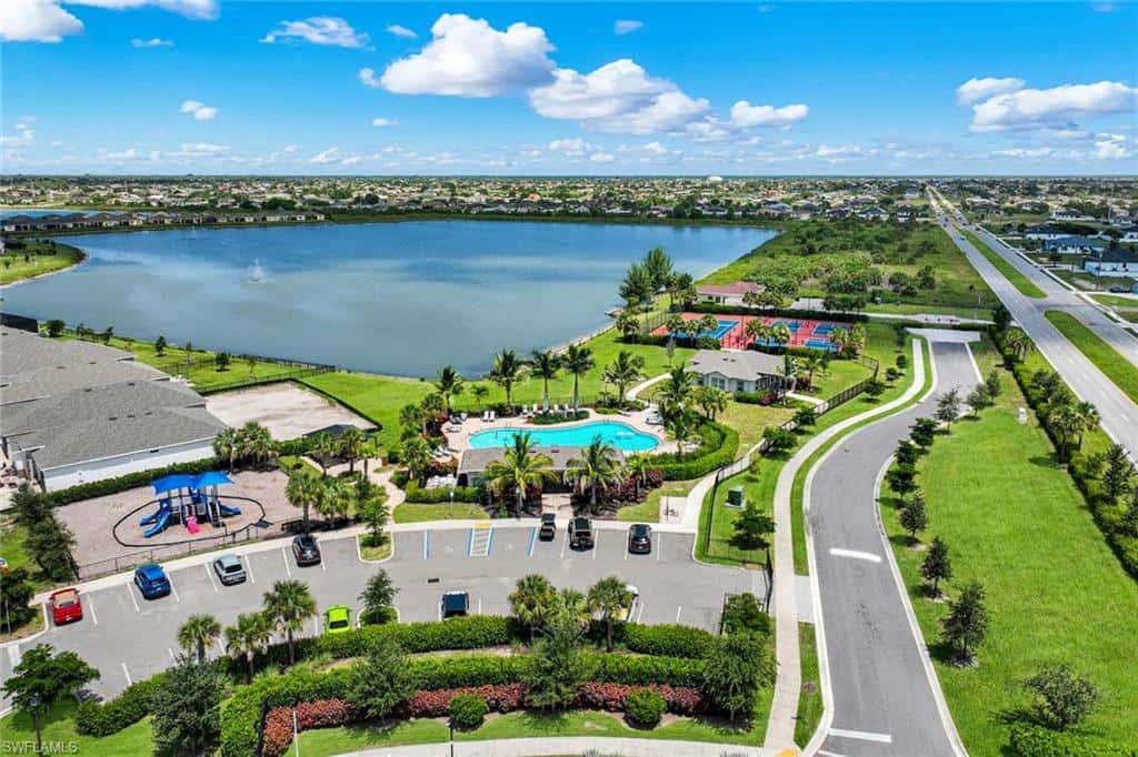 950 Stonewater Lake Ter, Cape Coral, photo 38