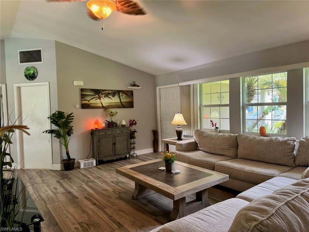 13 Wellington Ave, Lehigh Acres, photo 5