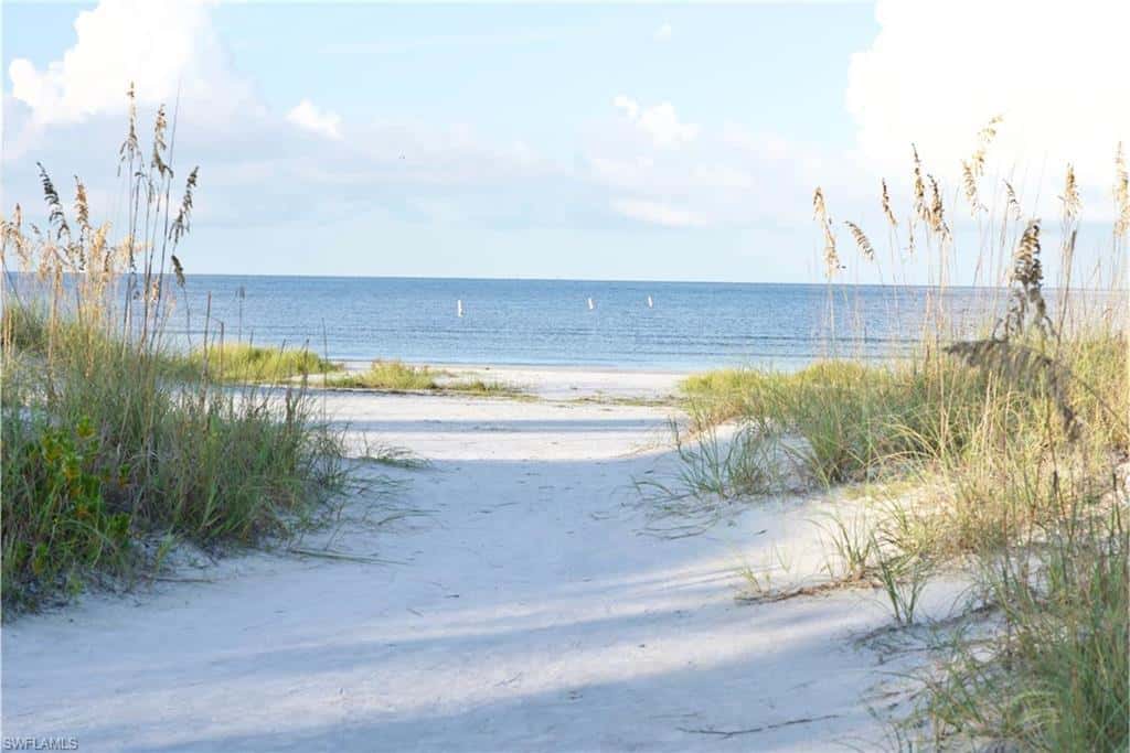 210 Dakota Ave, Fort Myers Beach, photo 32