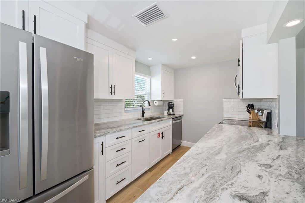 210 Dakota Ave, Fort Myers Beach, photo 10