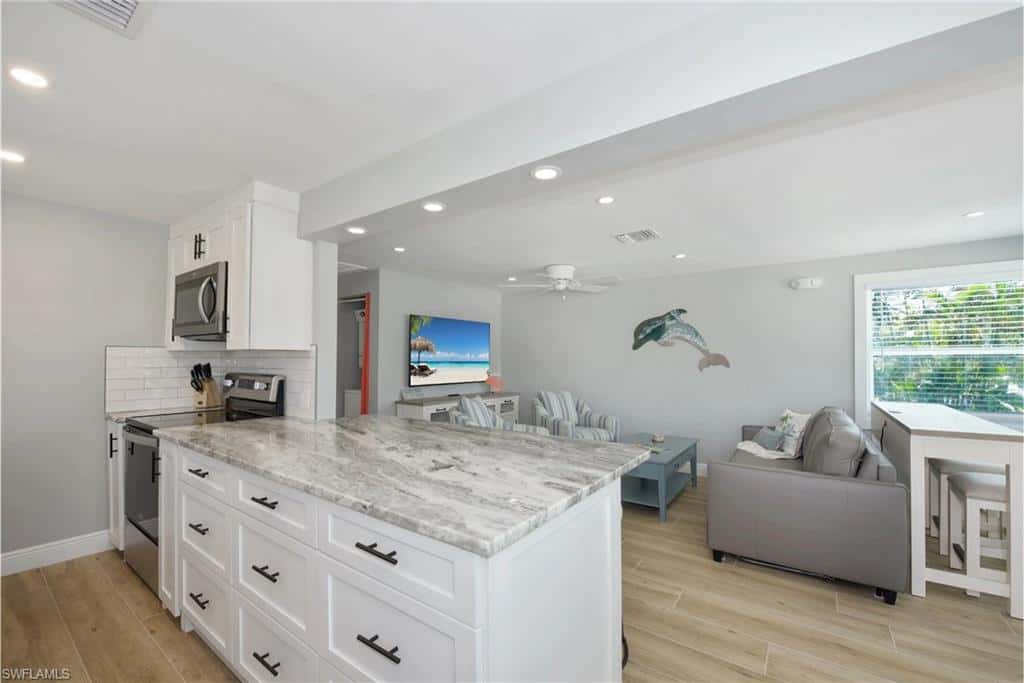 210 Dakota Ave, Fort Myers Beach, photo 11