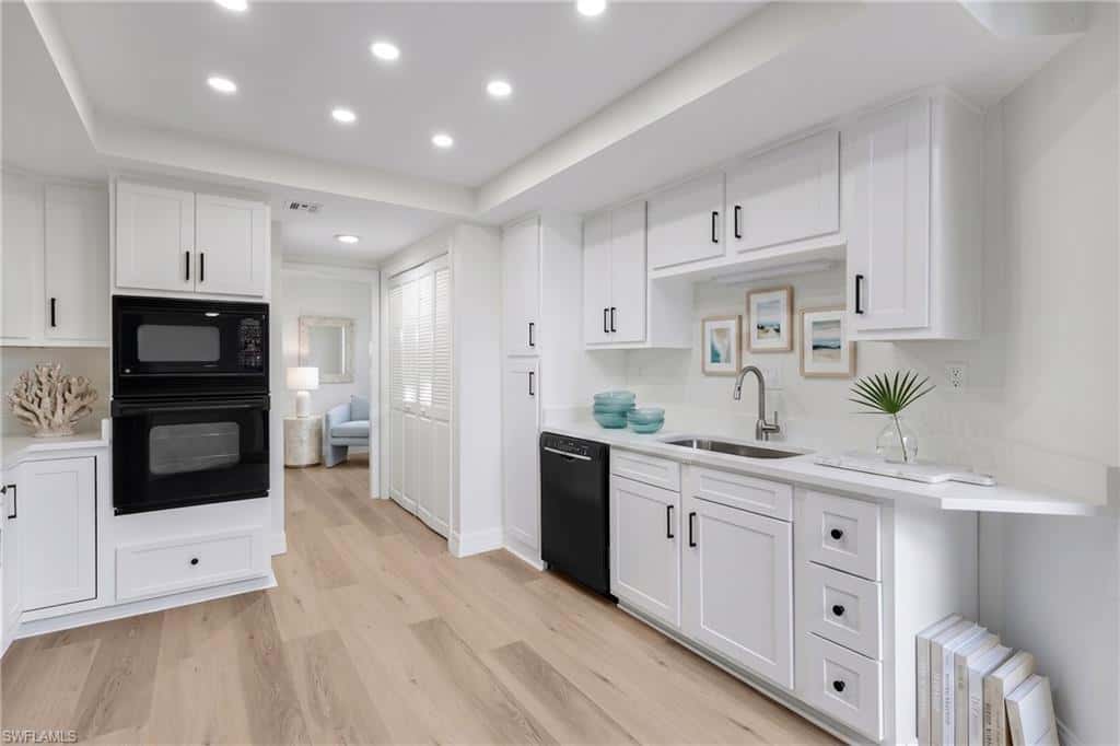 6075 Pelican Bay Blvd #104, Naples, photo 6
