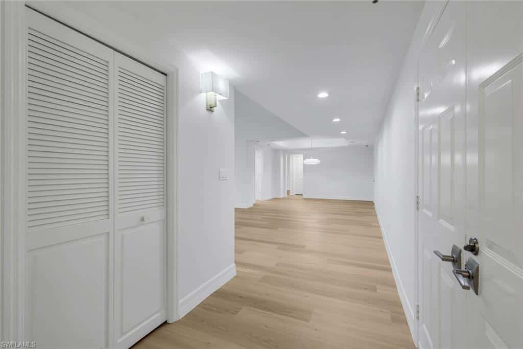 6075 Pelican Bay Blvd #104, Naples, photo 4